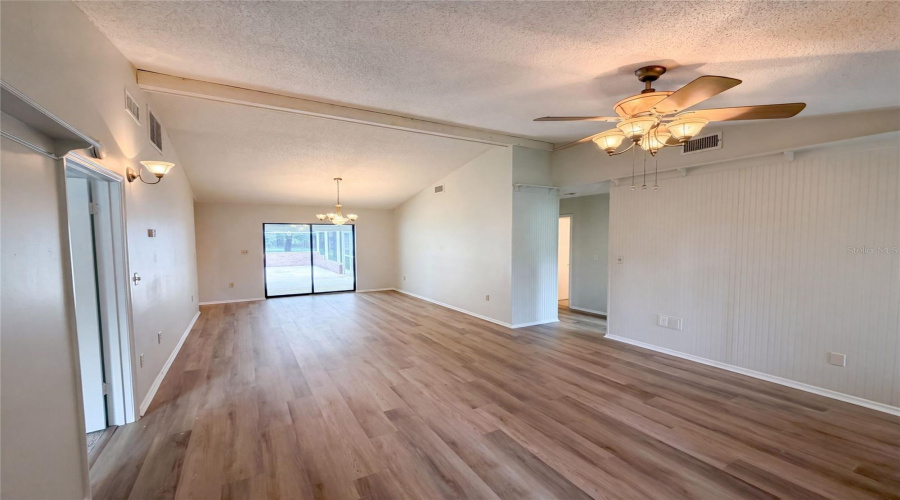 Deltona, Florida 32725, 3 Bedroom Bedrooms, ,2 Bathroombathrooms,Residential,For Sale,Leland,0,Mfro6435779