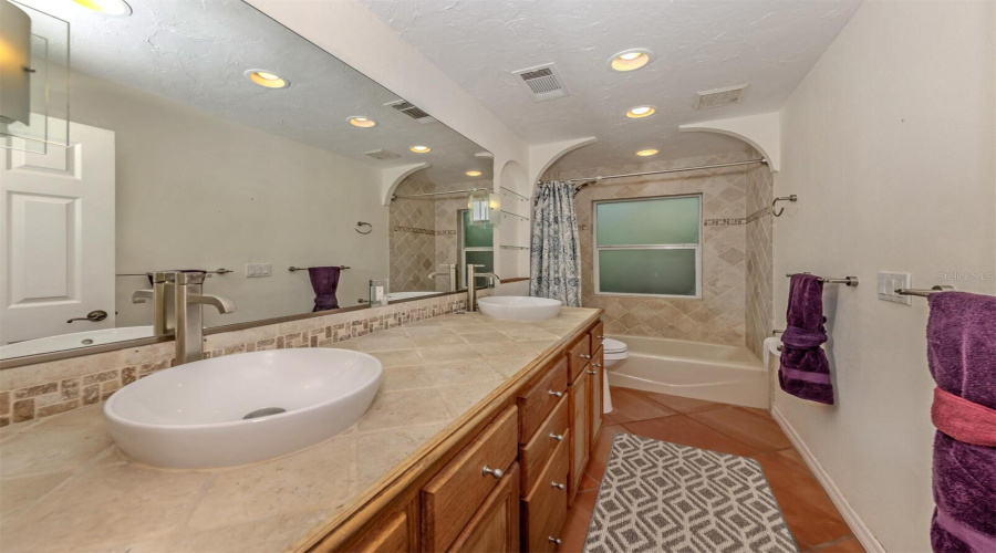 Venice, Florida 34292, 4 Bedroom Bedrooms, ,3 Bathroombathrooms,Residential,For Sale,Firetree,0,Mfro6436722