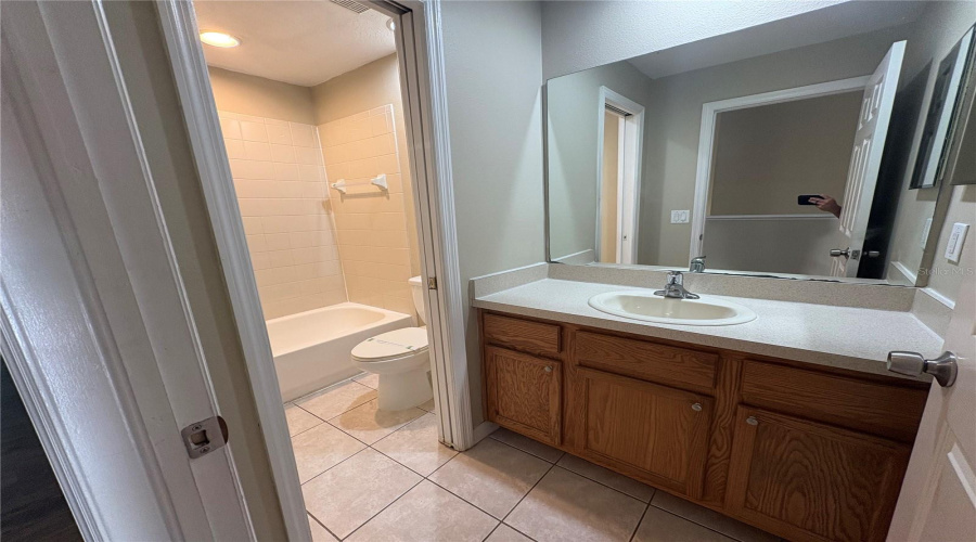 Bradenton, Florida 34203, 6 Bedroom Bedrooms, ,3 Bathroombathrooms,Residential,For Sale,46Th,0,Mfrtb8542077