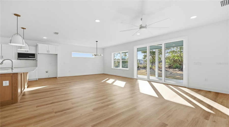 Gainesville, Florida 32607, 4 Bedroom Bedrooms, ,2 Bathroombathrooms,Residential,For Sale,67Th,0,Mfrgc538124