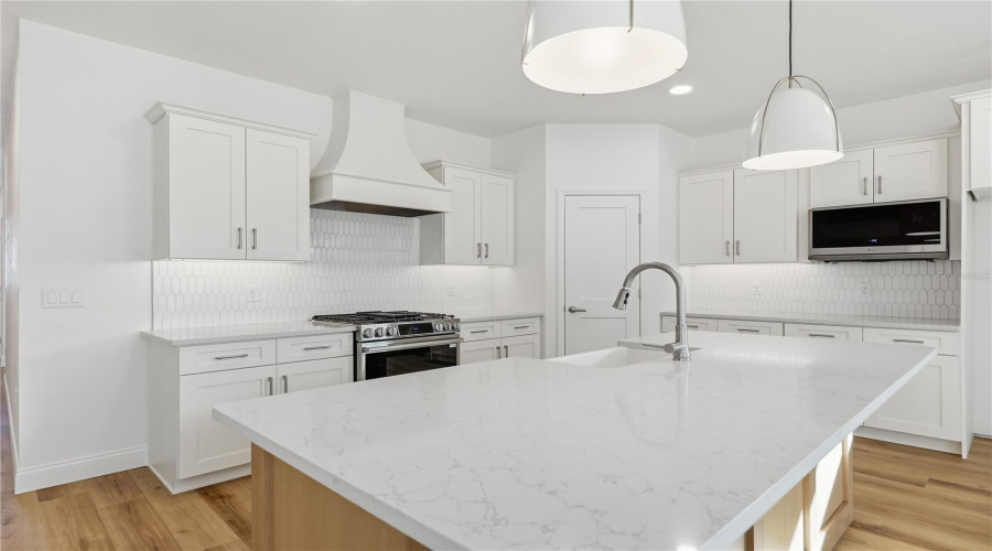 Gainesville, Florida 32607, 4 Bedroom Bedrooms, ,2 Bathroombathrooms,Residential,For Sale,67Th,0,Mfrgc538124