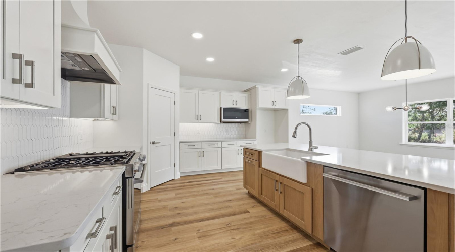 Gainesville, Florida 32607, 4 Bedroom Bedrooms, ,2 Bathroombathrooms,Residential,For Sale,67Th,0,Mfrgc538124
