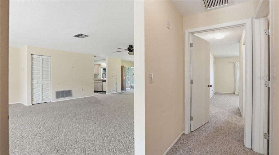 Sarasota, Florida 34232, 2 Bedroom Bedrooms, ,2 Bathroombathrooms,Residential,For Sale,Collins,0,Mfrtb8492643