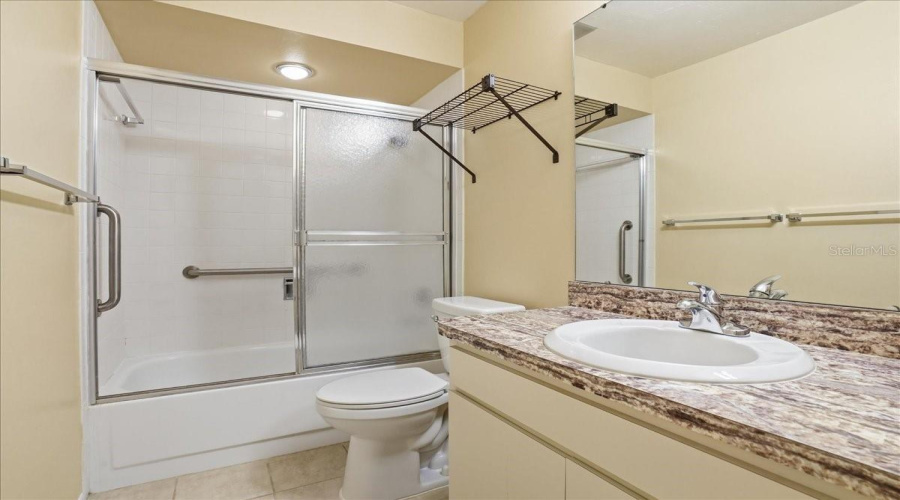 Sarasota, Florida 34232, 2 Bedroom Bedrooms, ,2 Bathroombathrooms,Residential,For Sale,Collins,0,Mfrtb8492643