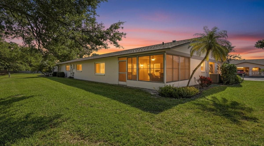Sarasota, Florida 34232, 2 Bedroom Bedrooms, ,2 Bathroombathrooms,Residential,For Sale,Collins,0,Mfrtb8492643