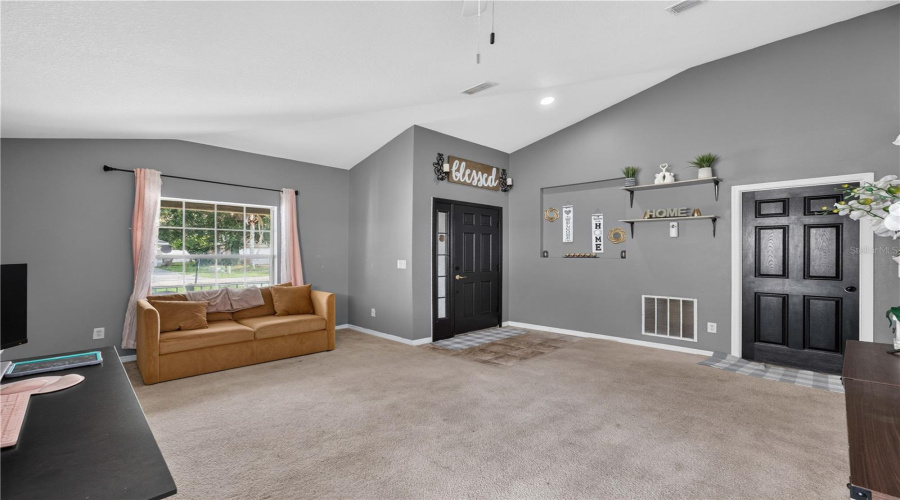 Mount Dora, Florida 32757, 4 Bedroom Bedrooms, ,2 Bathroombathrooms,Residential,For Sale,Briarcliff,0,Mfro6430492
