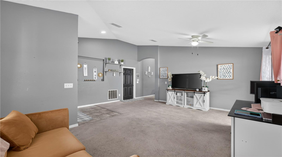 Mount Dora, Florida 32757, 4 Bedroom Bedrooms, ,2 Bathroombathrooms,Residential,For Sale,Briarcliff,0,Mfro6430492