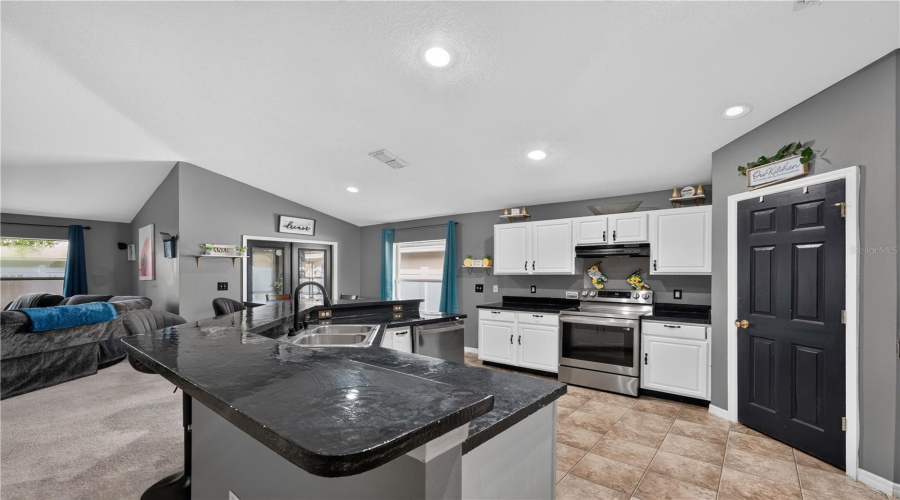 Mount Dora, Florida 32757, 4 Bedroom Bedrooms, ,2 Bathroombathrooms,Residential,For Sale,Briarcliff,0,Mfro6430492