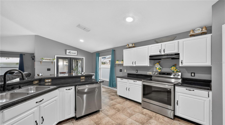 Mount Dora, Florida 32757, 4 Bedroom Bedrooms, ,2 Bathroombathrooms,Residential,For Sale,Briarcliff,0,Mfro6430492