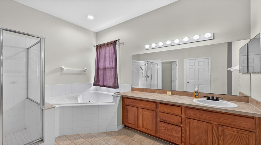 Mount Dora, Florida 32757, 4 Bedroom Bedrooms, ,2 Bathroombathrooms,Residential,For Sale,Briarcliff,0,Mfro6430492