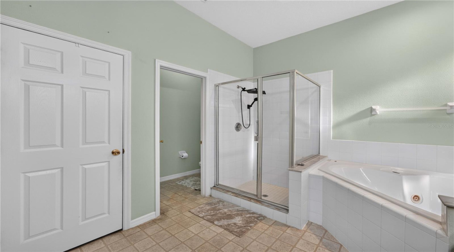Mount Dora, Florida 32757, 4 Bedroom Bedrooms, ,2 Bathroombathrooms,Residential,For Sale,Briarcliff,0,Mfro6430492