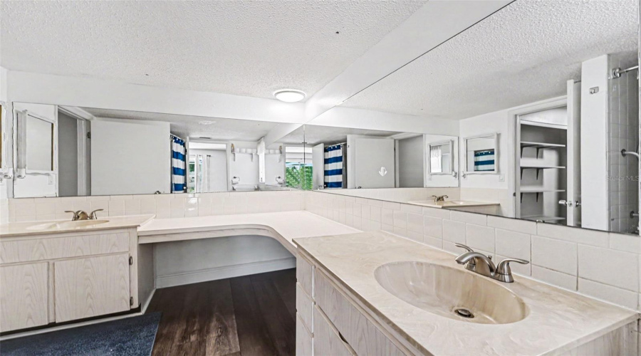 Port Richey, Florida 34668, 2 Bedroom Bedrooms, ,2 Bathroombathrooms,Residential,For Sale,Saybrook,0,Mfrtb8511307