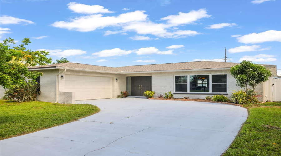 Seminole, Florida 33776, 3 Bedroom Bedrooms, ,2 Bathroombathrooms,Residential,For Sale,97Th,0,Mfrtb8539196
