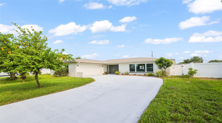 Seminole, Florida 33776, 3 Bedroom Bedrooms, ,2 Bathroombathrooms,Residential,For Sale,97Th,0,Mfrtb8539196