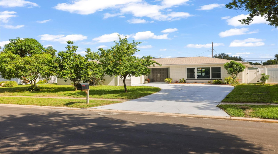 Seminole, Florida 33776, 3 Bedroom Bedrooms, ,2 Bathroombathrooms,Residential,For Sale,97Th,0,Mfrtb8539196