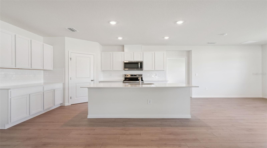 St Cloud, Florida 34773, 4 Bedroom Bedrooms, ,3 Bathroombathrooms,Residential,For Sale,Grey Moss,0,Mfro6420902