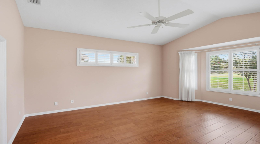Palm Harbor, Florida 34685, 2 Bedroom Bedrooms, ,2 Bathroombathrooms,Residential,For Sale,Silk Oak,0,Mfrtb8540074