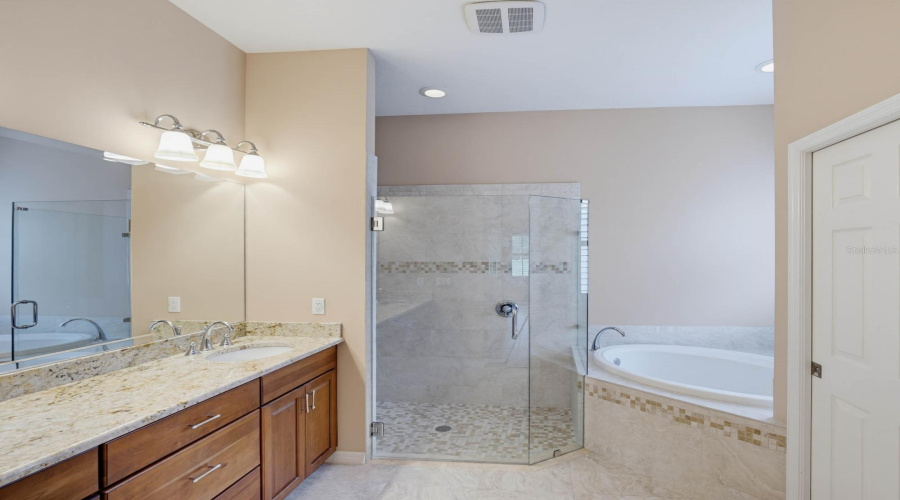 Palm Harbor, Florida 34685, 2 Bedroom Bedrooms, ,2 Bathroombathrooms,Residential,For Sale,Silk Oak,0,Mfrtb8540074