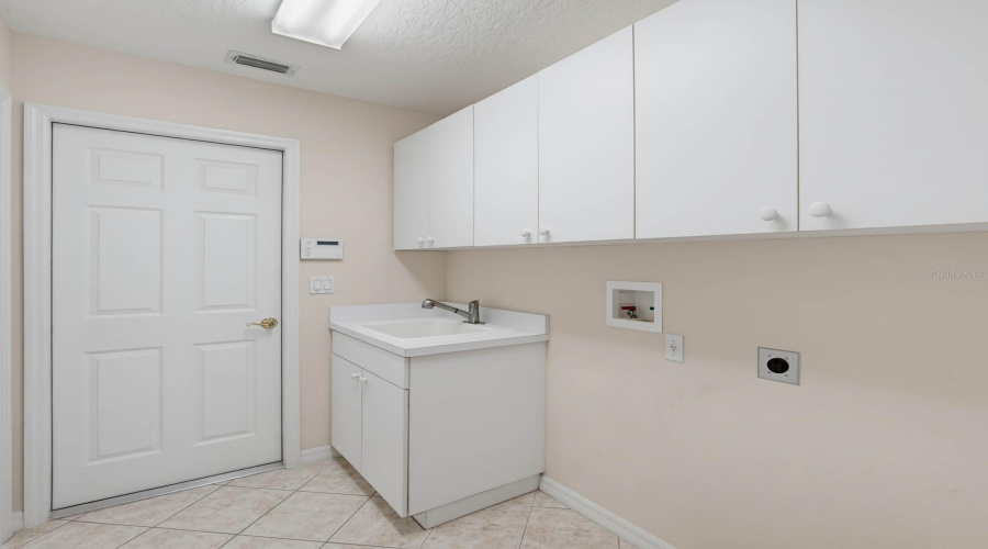 Palm Harbor, Florida 34685, 2 Bedroom Bedrooms, ,2 Bathroombathrooms,Residential,For Sale,Silk Oak,0,Mfrtb8540074