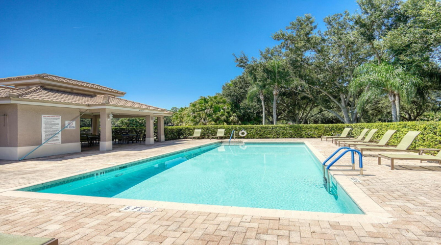 Palm Harbor, Florida 34685, 2 Bedroom Bedrooms, ,2 Bathroombathrooms,Residential,For Sale,Silk Oak,0,Mfrtb8540074