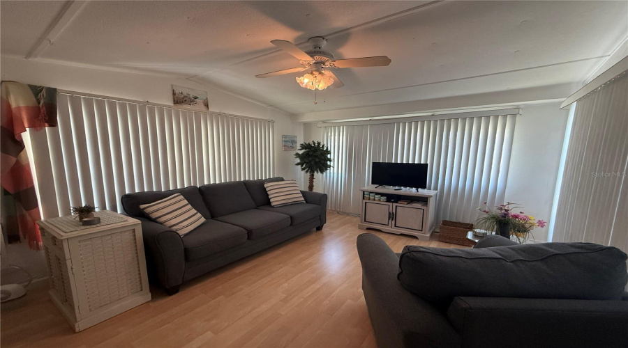 Largo, Florida 33778, 1 Bedroom Bedrooms, ,1 Bathroombathrooms,Residential,For Sale,Seminole,0,Mfrtb8514198