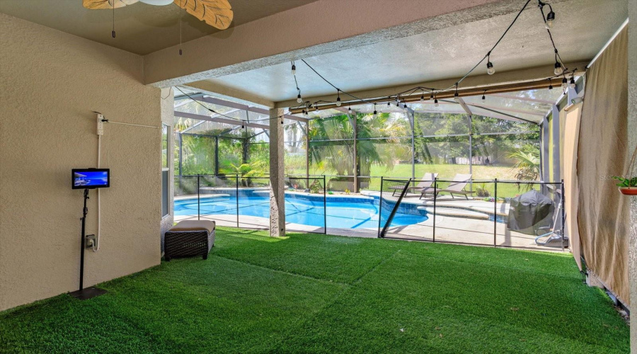 Lanai/Pool