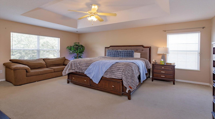 Primary Suite (Upstairs)