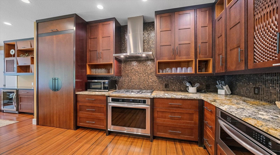 Sarasota, Florida 34239, 3 Bedroom Bedrooms, ,2 Bathroombathrooms,Residential,For Sale,Hyde Park,0,Mfra4700669