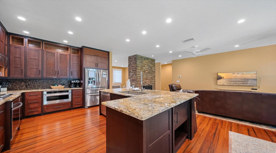 Sarasota, Florida 34239, 3 Bedroom Bedrooms, ,2 Bathroombathrooms,Residential,For Sale,Hyde Park,0,Mfra4700669