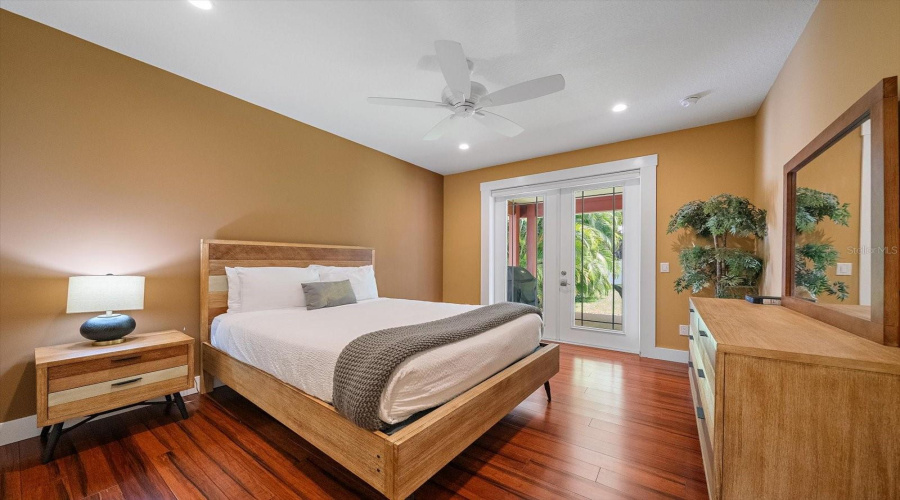 Sarasota, Florida 34239, 3 Bedroom Bedrooms, ,2 Bathroombathrooms,Residential,For Sale,Hyde Park,0,Mfra4700669