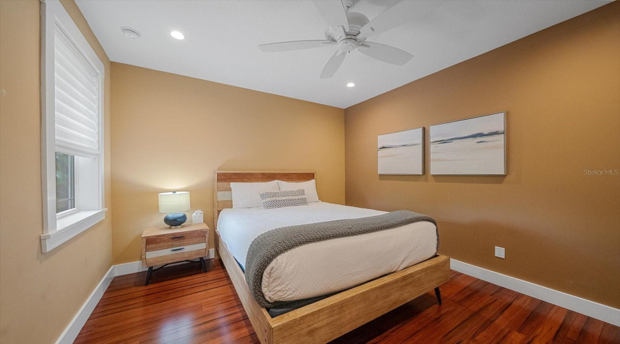 Sarasota, Florida 34239, 3 Bedroom Bedrooms, ,2 Bathroombathrooms,Residential,For Sale,Hyde Park,0,Mfra4700669