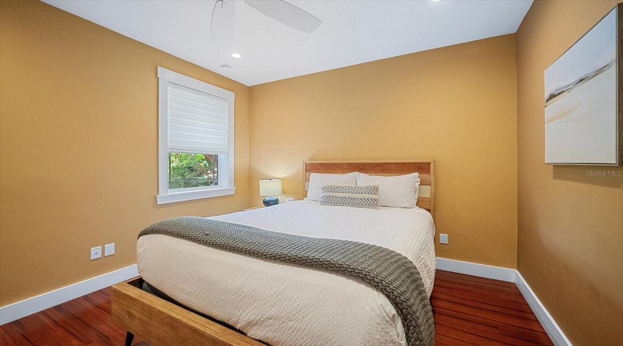 Sarasota, Florida 34239, 3 Bedroom Bedrooms, ,2 Bathroombathrooms,Residential,For Sale,Hyde Park,0,Mfra4700669