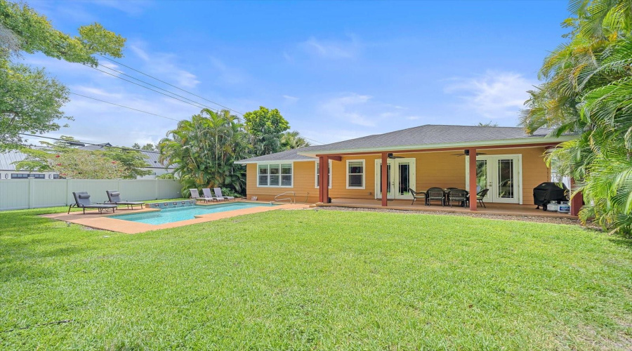 Sarasota, Florida 34239, 3 Bedroom Bedrooms, ,2 Bathroombathrooms,Residential,For Sale,Hyde Park,0,Mfra4700669