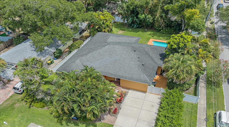 Sarasota, Florida 34239, 3 Bedroom Bedrooms, ,2 Bathroombathrooms,Residential,For Sale,Hyde Park,0,Mfra4700669
