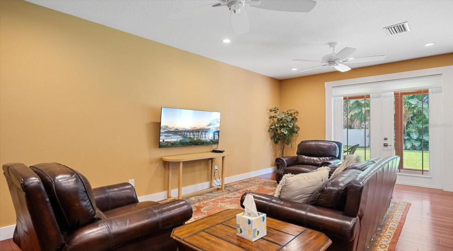 Sarasota, Florida 34239, 3 Bedroom Bedrooms, ,2 Bathroombathrooms,Residential,For Sale,Hyde Park,0,Mfra4700669