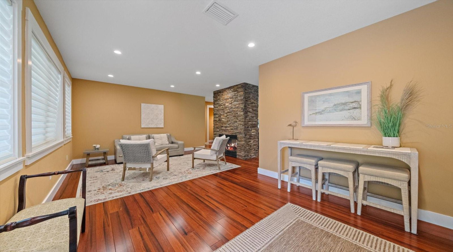 Sarasota, Florida 34239, 3 Bedroom Bedrooms, ,2 Bathroombathrooms,Residential,For Sale,Hyde Park,0,Mfra4700669
