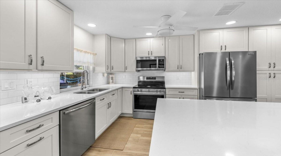 Hernando Beach, Florida 34607, 2 Bedroom Bedrooms, ,2 Bathroombathrooms,Residential,For Sale,Carlos,0,Mfrtb8526352