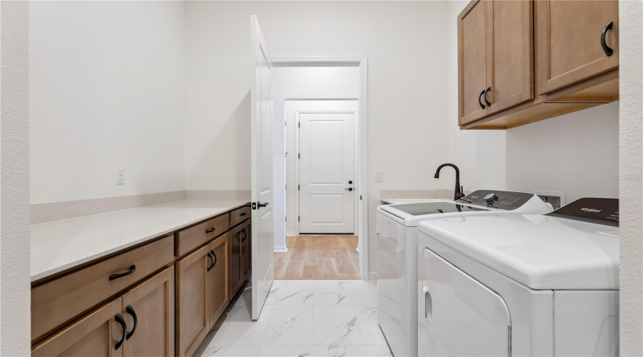 Great Cabinet Space