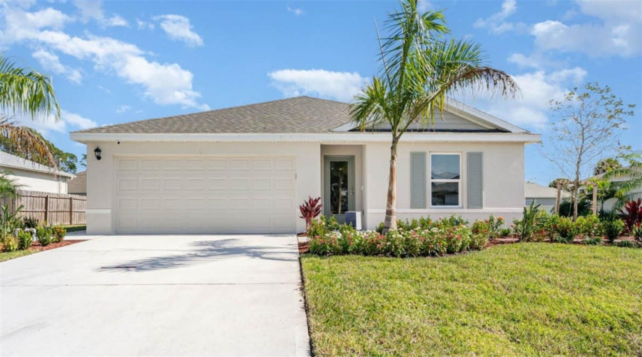 Poinciana, Florida 34759, 3 Bedroom Bedrooms, ,2 Bathroombathrooms,Residential,For Sale,Bass,0,Mfro6425005