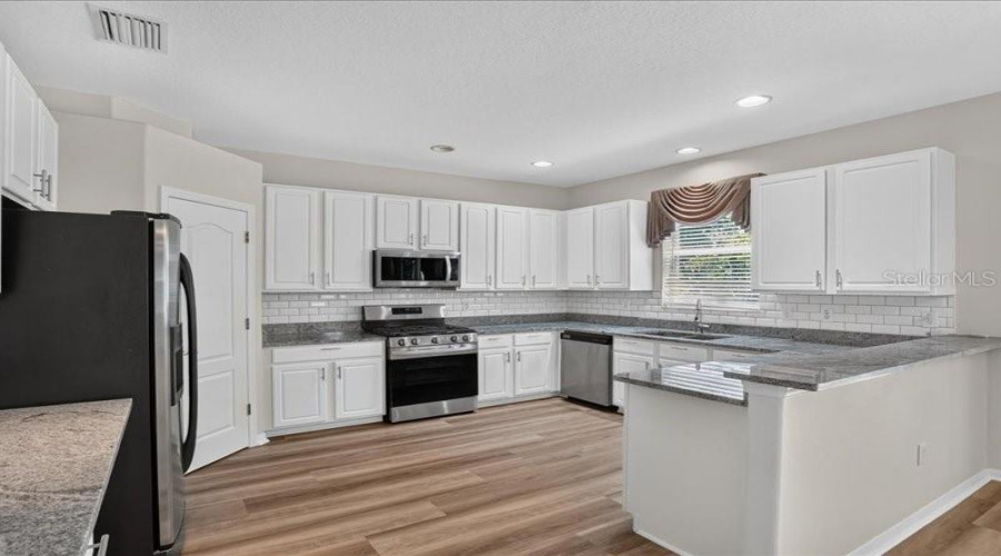 Tampa, Florida 33647, 4 Bedroom Bedrooms, ,3 Bathroombathrooms,Residential,For Sale,Lucaya,0,Mfra4703986
