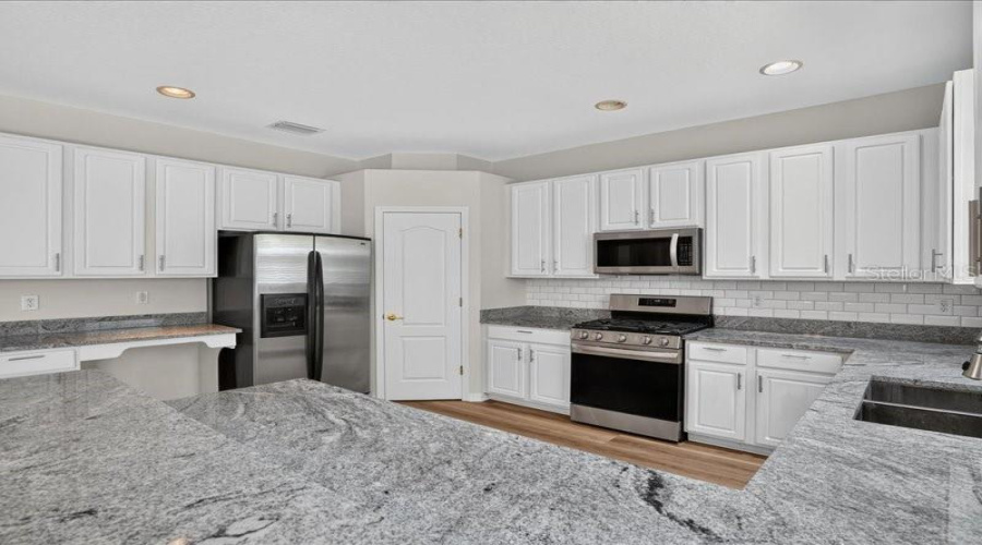 Tampa, Florida 33647, 4 Bedroom Bedrooms, ,3 Bathroombathrooms,Residential,For Sale,Lucaya,0,Mfra4703986