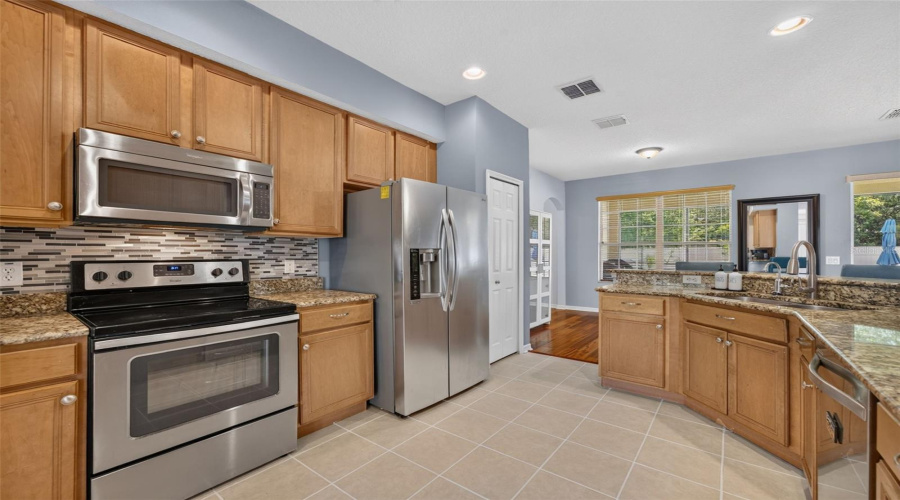 Orlando, Florida 32829, 4 Bedroom Bedrooms, ,3 Bathroombathrooms,Residential,For Sale,Chelsea Harbour,0,Mfro6420364