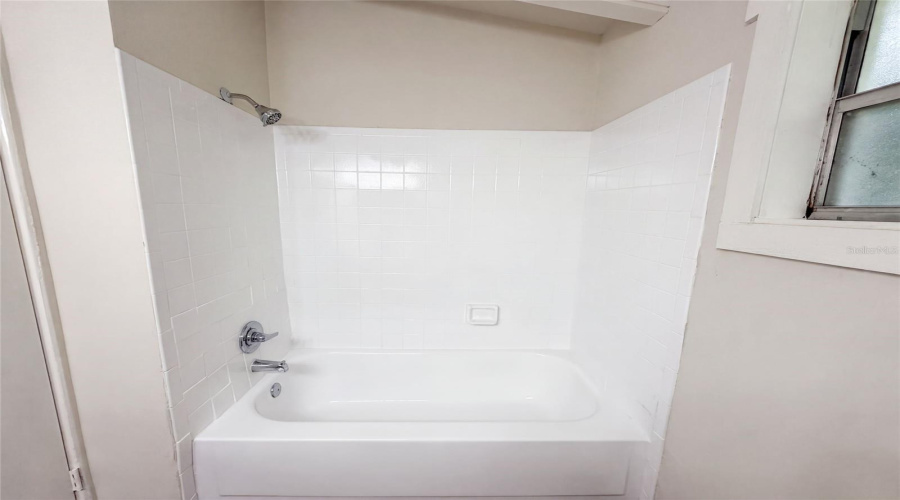 Gainesville, Florida 32609, 4 Bedroom Bedrooms, ,2 Bathroombathrooms,Residential,For Sale,31St,0,Mfro6430344