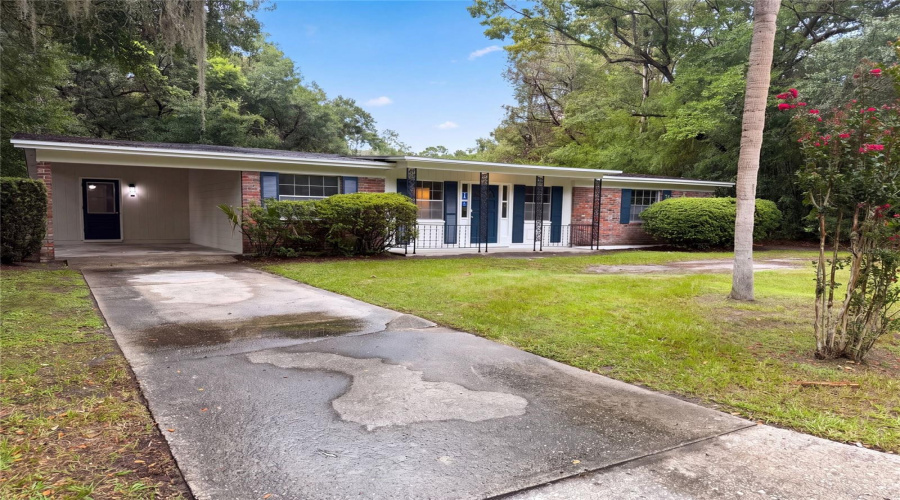 Gainesville, Florida 32609, 4 Bedroom Bedrooms, ,2 Bathroombathrooms,Residential,For Sale,31St,0,Mfro6430344