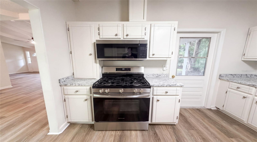 Gainesville, Florida 32609, 4 Bedroom Bedrooms, ,2 Bathroombathrooms,Residential,For Sale,31St,0,Mfro6430344