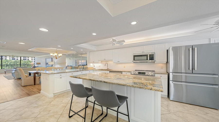 Sarasota, Florida 34242, 2 Bedroom Bedrooms, ,2 Bathroombathrooms,Residential,For Sale,Midnight Pass,0,Mfrn6144235