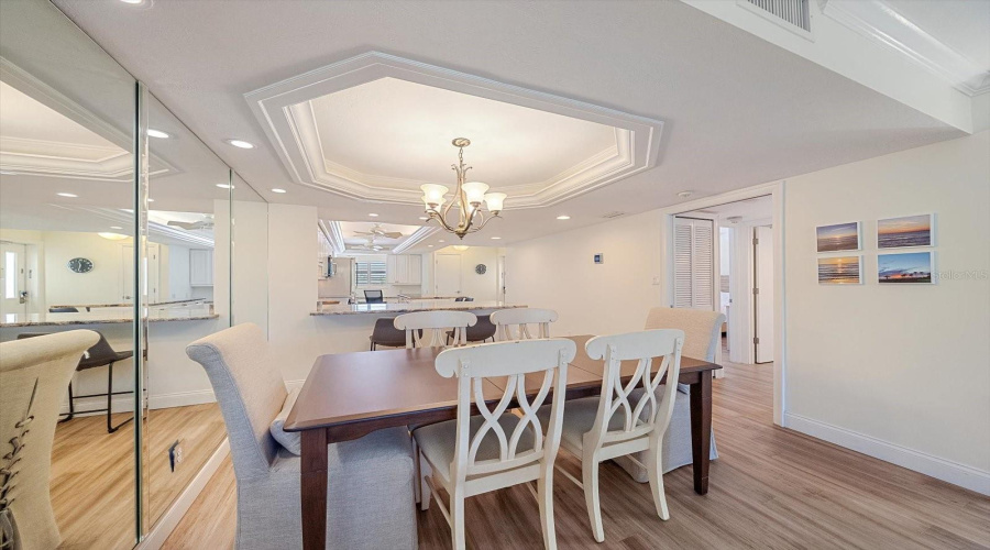 Sarasota, Florida 34242, 2 Bedroom Bedrooms, ,2 Bathroombathrooms,Residential,For Sale,Midnight Pass,0,Mfrn6144235