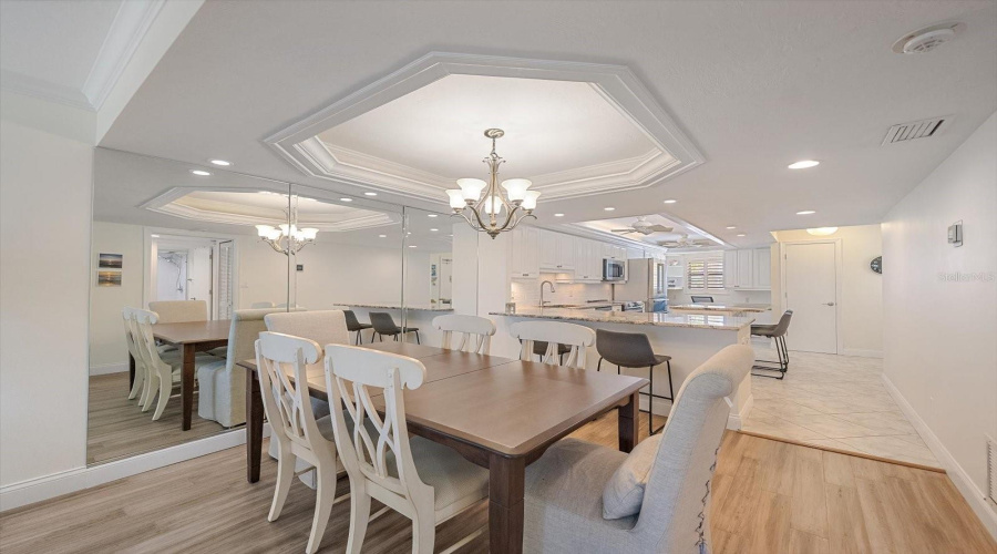 Sarasota, Florida 34242, 2 Bedroom Bedrooms, ,2 Bathroombathrooms,Residential,For Sale,Midnight Pass,0,Mfrn6144235