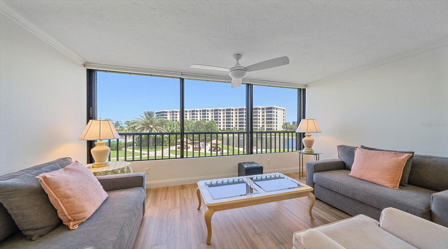 Sarasota, Florida 34242, 2 Bedroom Bedrooms, ,2 Bathroombathrooms,Residential,For Sale,Midnight Pass,0,Mfrn6144235