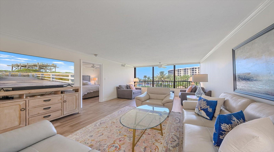 Sarasota, Florida 34242, 2 Bedroom Bedrooms, ,2 Bathroombathrooms,Residential,For Sale,Midnight Pass,0,Mfrn6144235